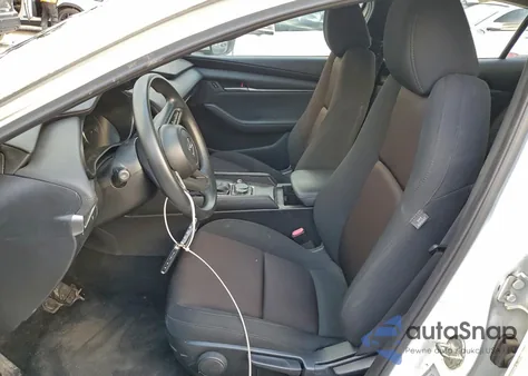 2021 Mazda 3 z USA, uszkodzony, nr VIN JM1BPAALXM1310871